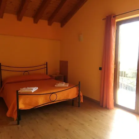 Aurora Dell'etna 3* 扎费拉纳-埃特内阿