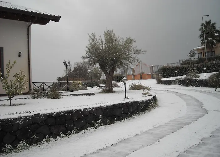 Aurora Dell'etna Couette-café 3*